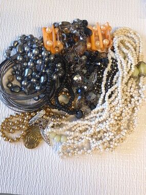 🌸P2 - Mixed Wearable Necklace and Bracelet Set 410g